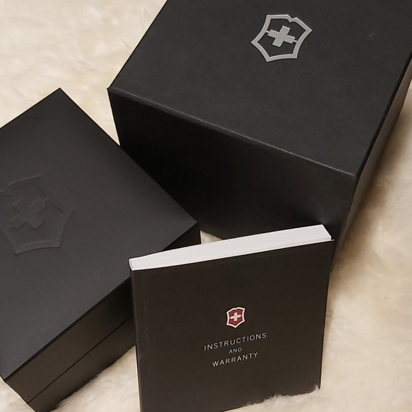 Victorinox Alliance Grey Dial Two-tone Men's Watch - Picture 2 of 5